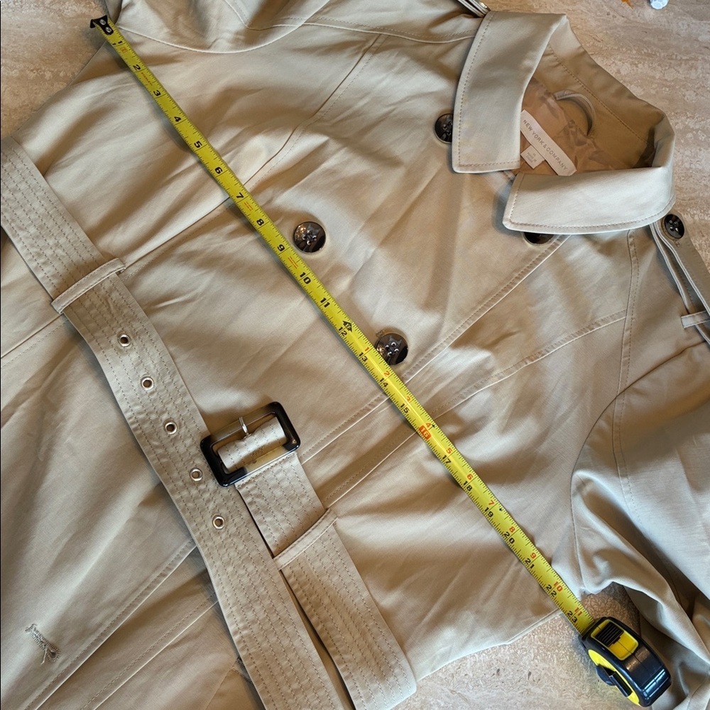 NEW YORK & CO Trench Coat, Women's, XL, Beige, EUC Tortoise shell buttons/buckle - Picture 13 of 16